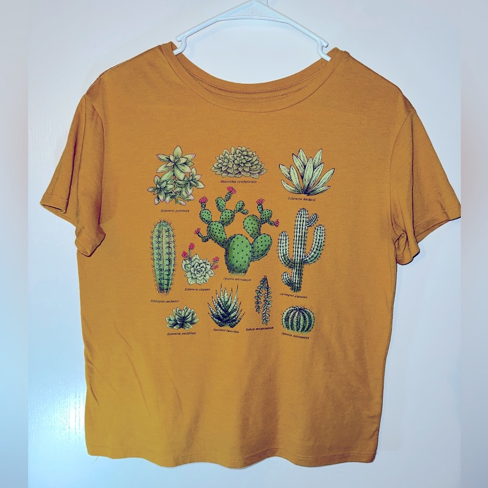 Fifth Sun Women’s Mustard Succulent Tee Size M